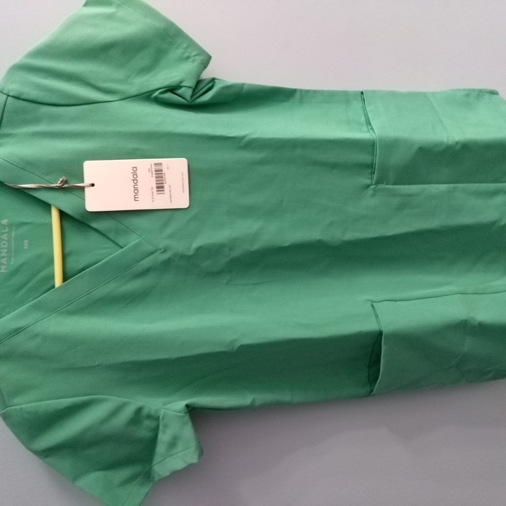 NWT Mandala Surgical Green Scrub Top Size XXS